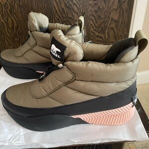 Sorel Khaki and Black Insulated Footwear